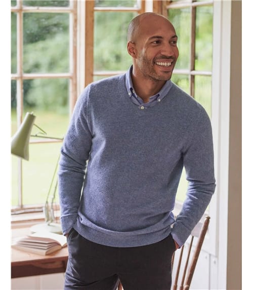 Extend your style by wearing the cashmere jumper